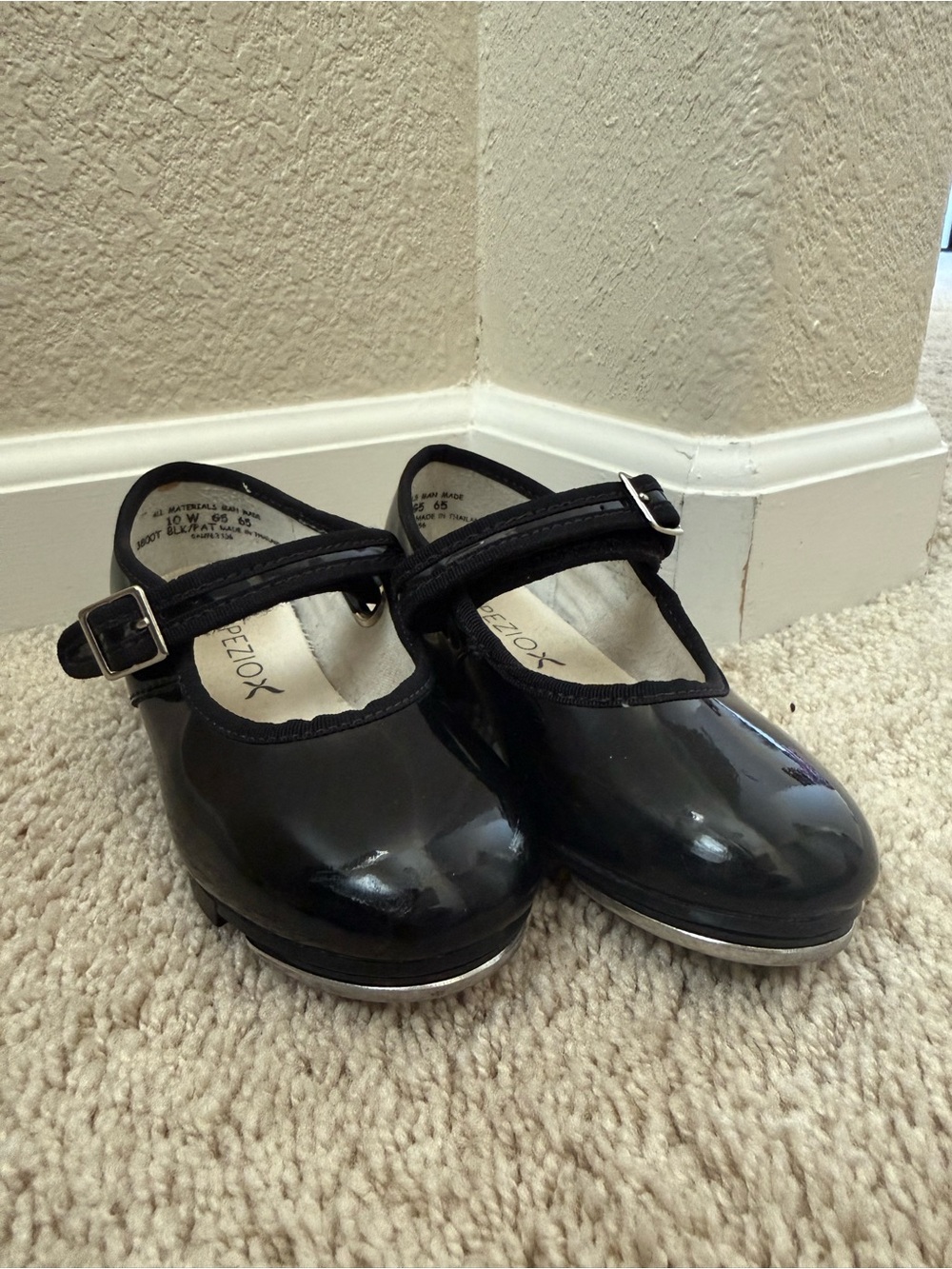 Girls Black Patent Mary Jane Shoes with Buckle Strap